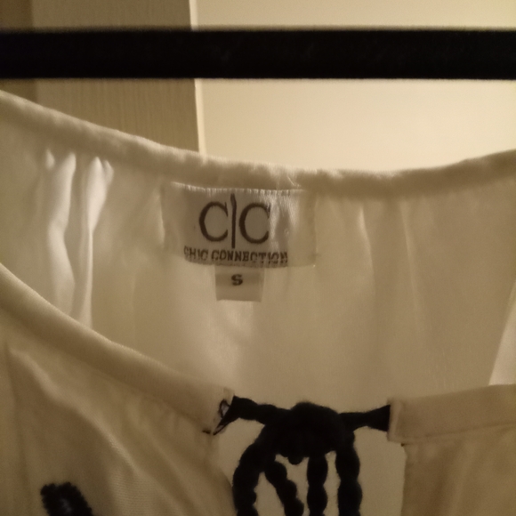 Striped Ruffle V-Neck Blouse - Picture 11 of 13